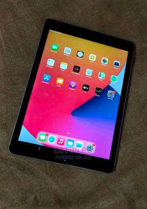 Apple iPad Air 2 64 GB Gray - main view