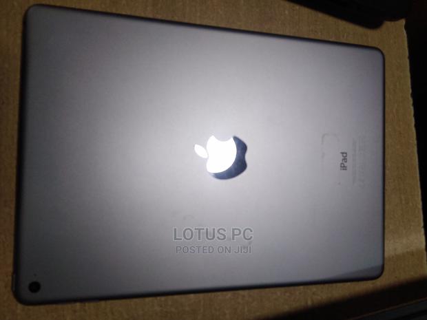 Apple iPad Air 2 64 GB Gray - thumbnail 2