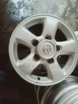 V8 Original Sport Rim 17 Inch Silver
