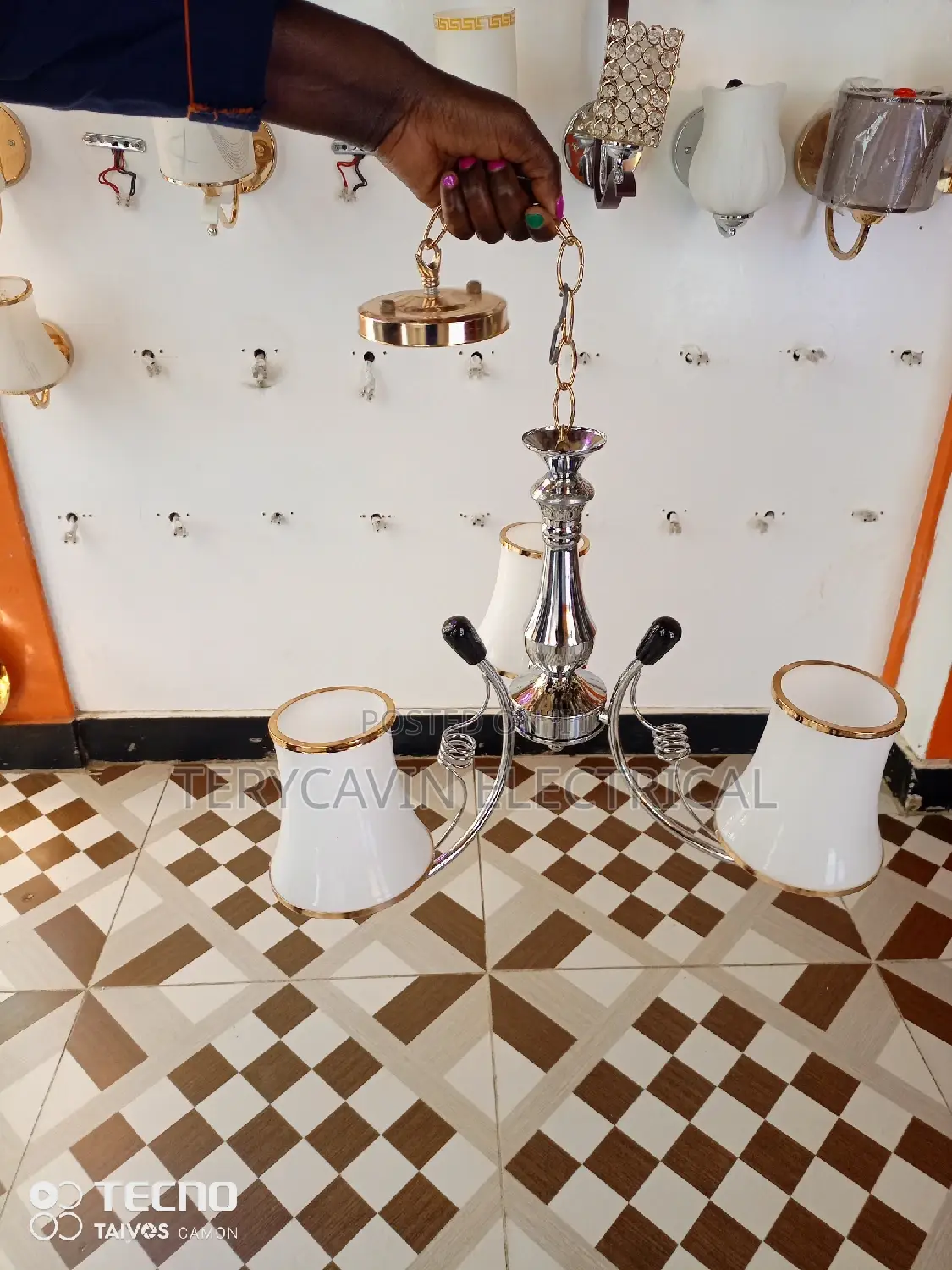 Chandarier With 3 Holders