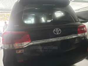Toyota Land Cruiser 2016 Black