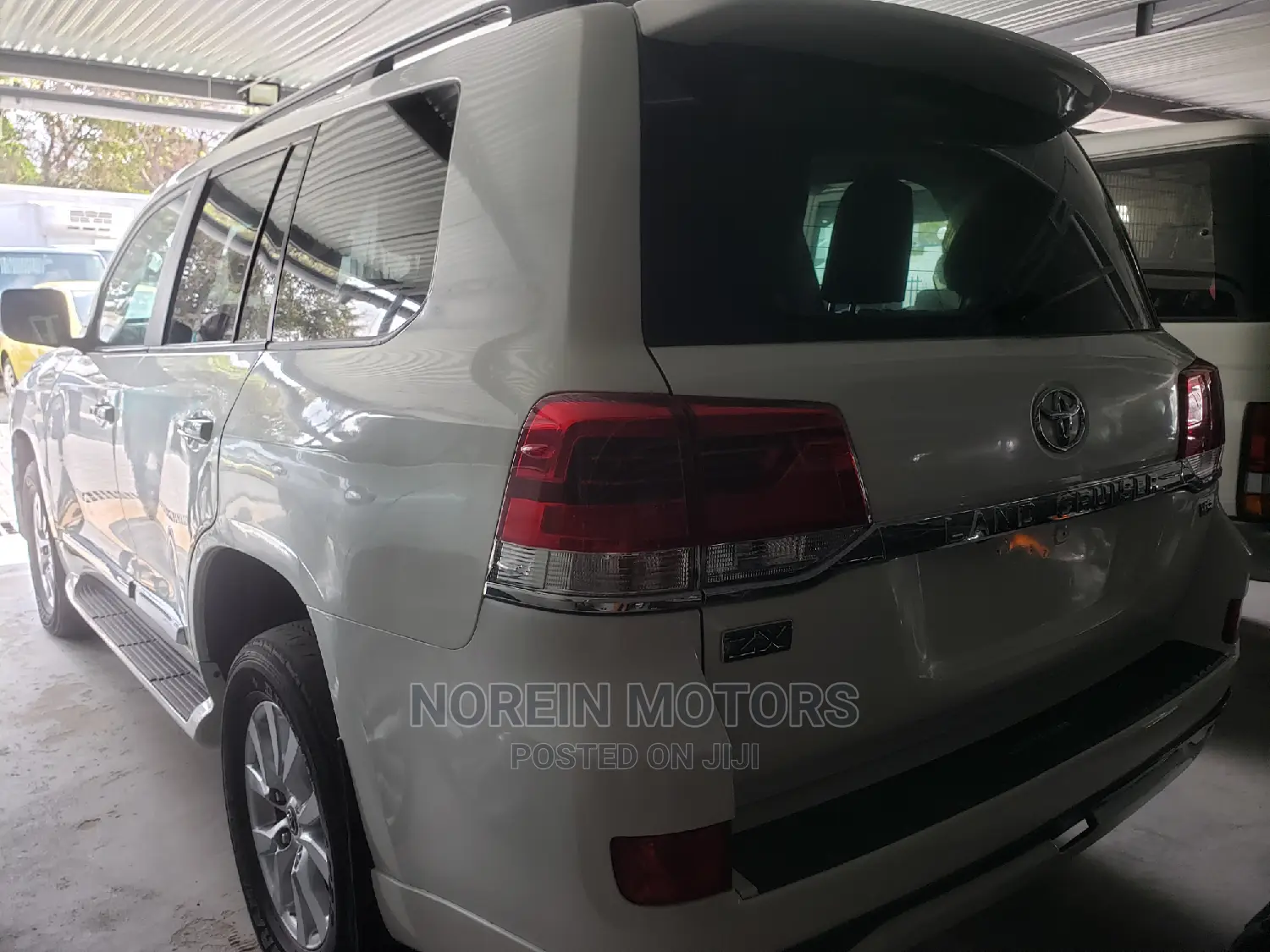 Toyota Land Cruiser 2014 White
