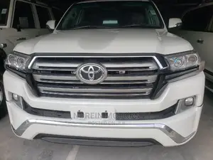 Toyota Land Cruiser 2017 Pearl