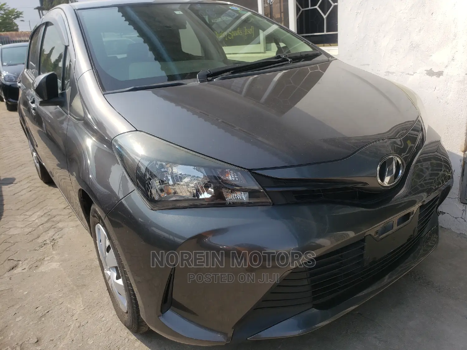 Toyota Vitz 2015