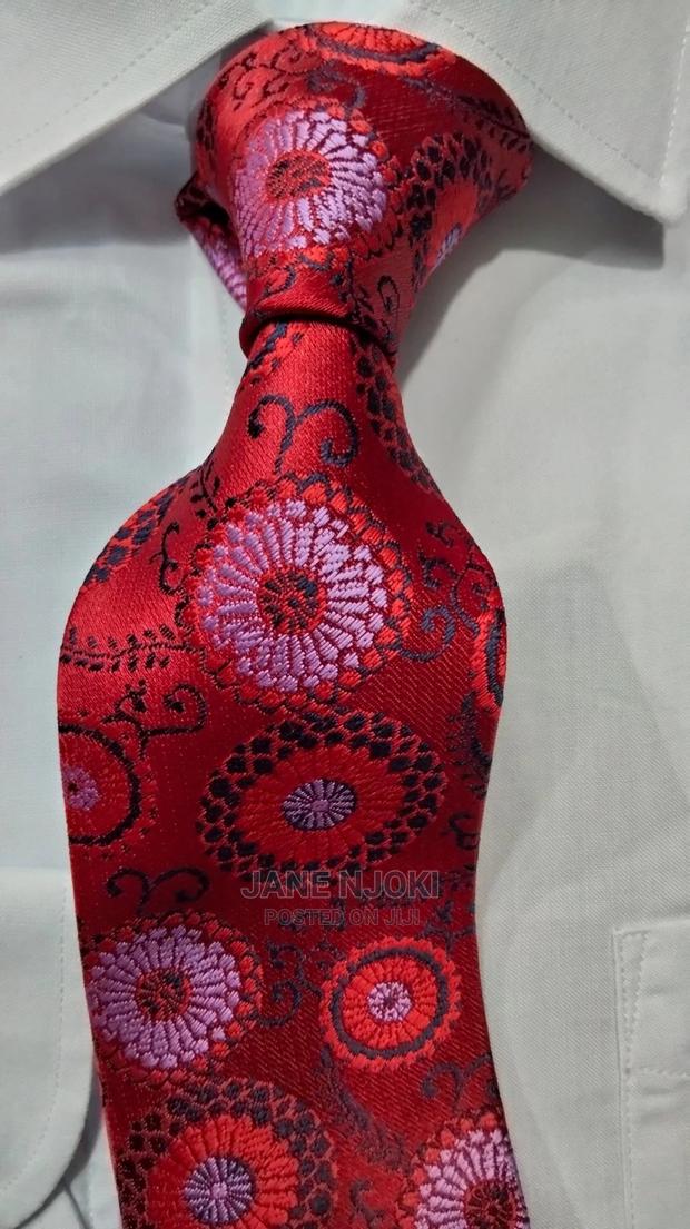 Red Tie Florer