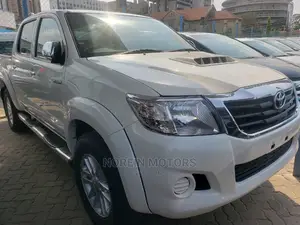 Toyota Hilux 2014 White