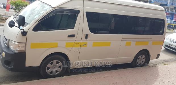 Toyota HiAce 2012 White - main view