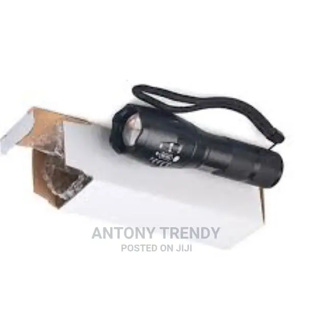 1600 Lumens Cree/Xm-T6 3 Modes Aluminum Zoomable T6 LED Fla