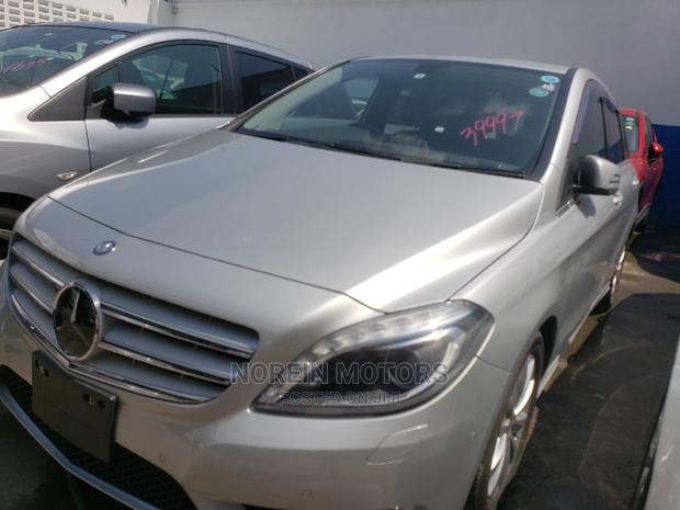 Mercedes-Benz B-Class 2015 Silver - thumbnail 3