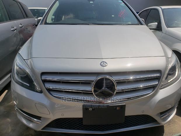 Mercedes-Benz B-Class 2015 Silver - thumbnail 2