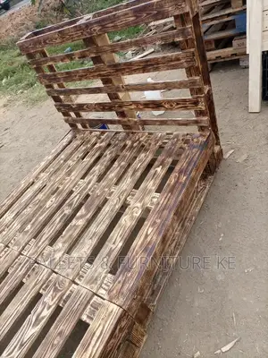 4 by 6 Pallet Bed