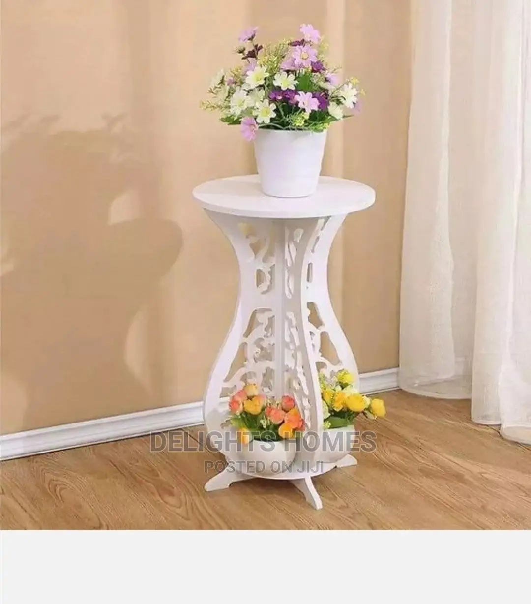 *Decor/Coffee/ Flower Table + Place Mat
