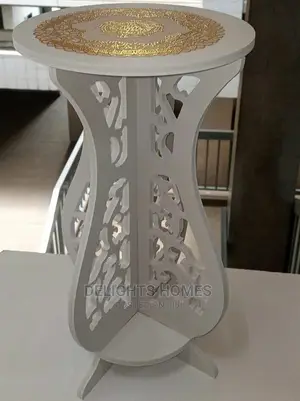*Decor/Coffee/ Flower Table + Place Mat