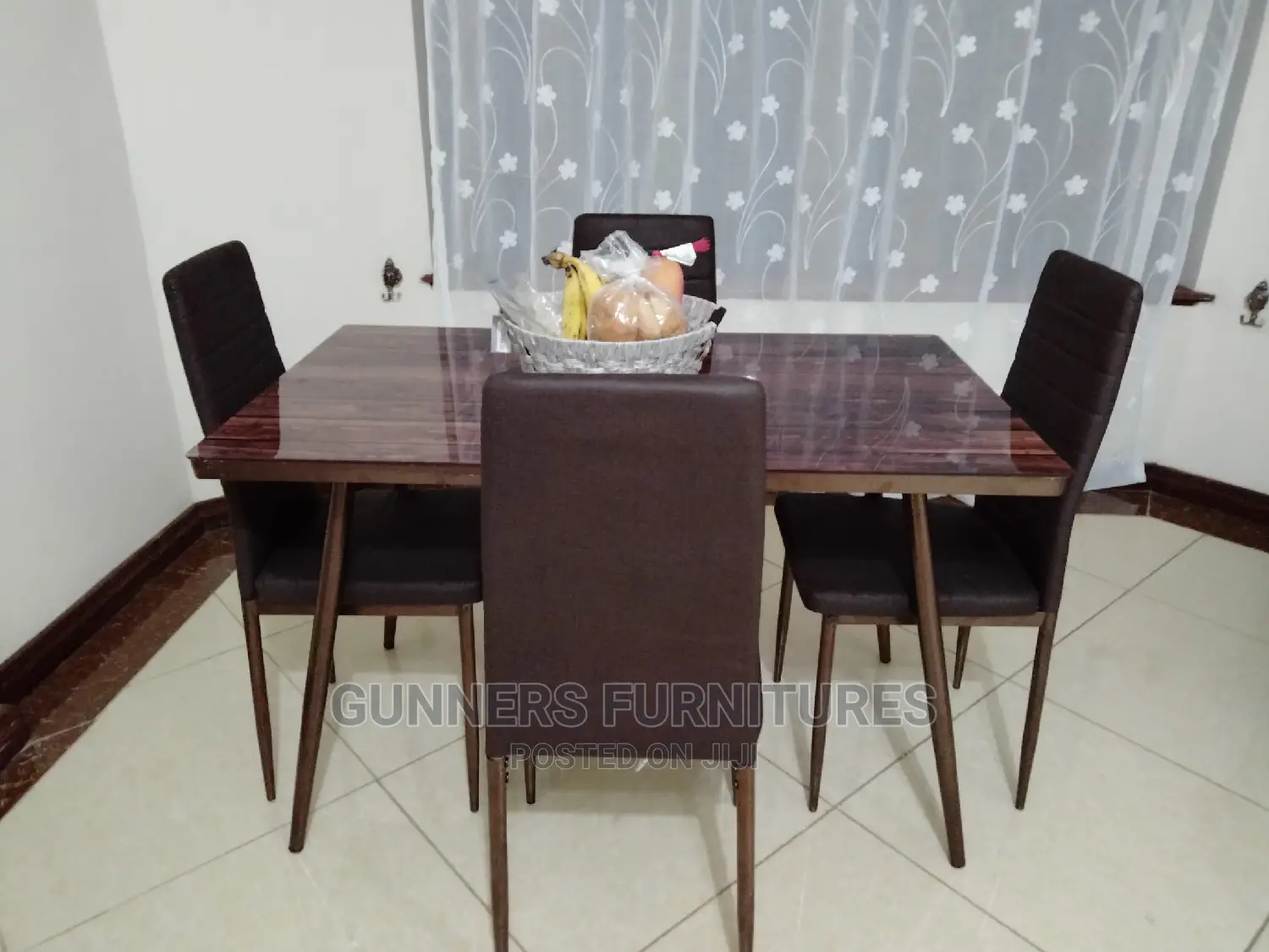 4 Seaters Dining Table Set.