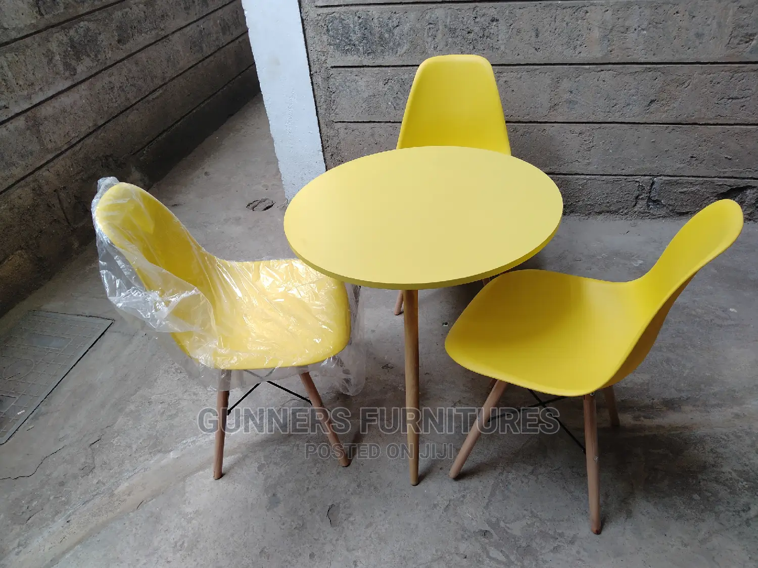 Eames Table Set.