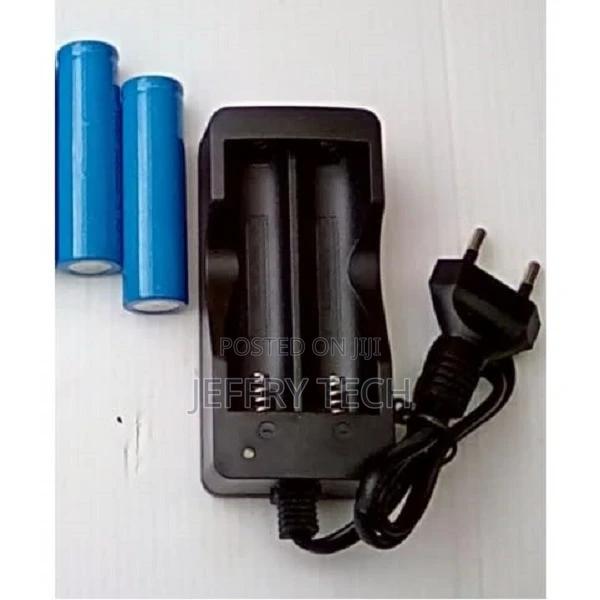 Rechargeable Lithium Battery 18650 3.7v 7800mah + Charger