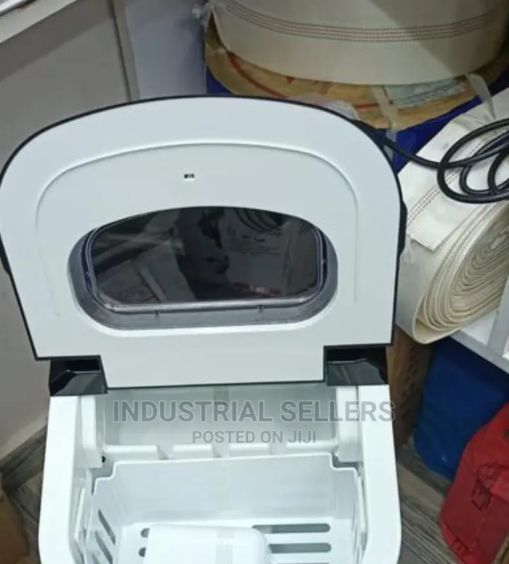 Low Cost Ice Cube Maker