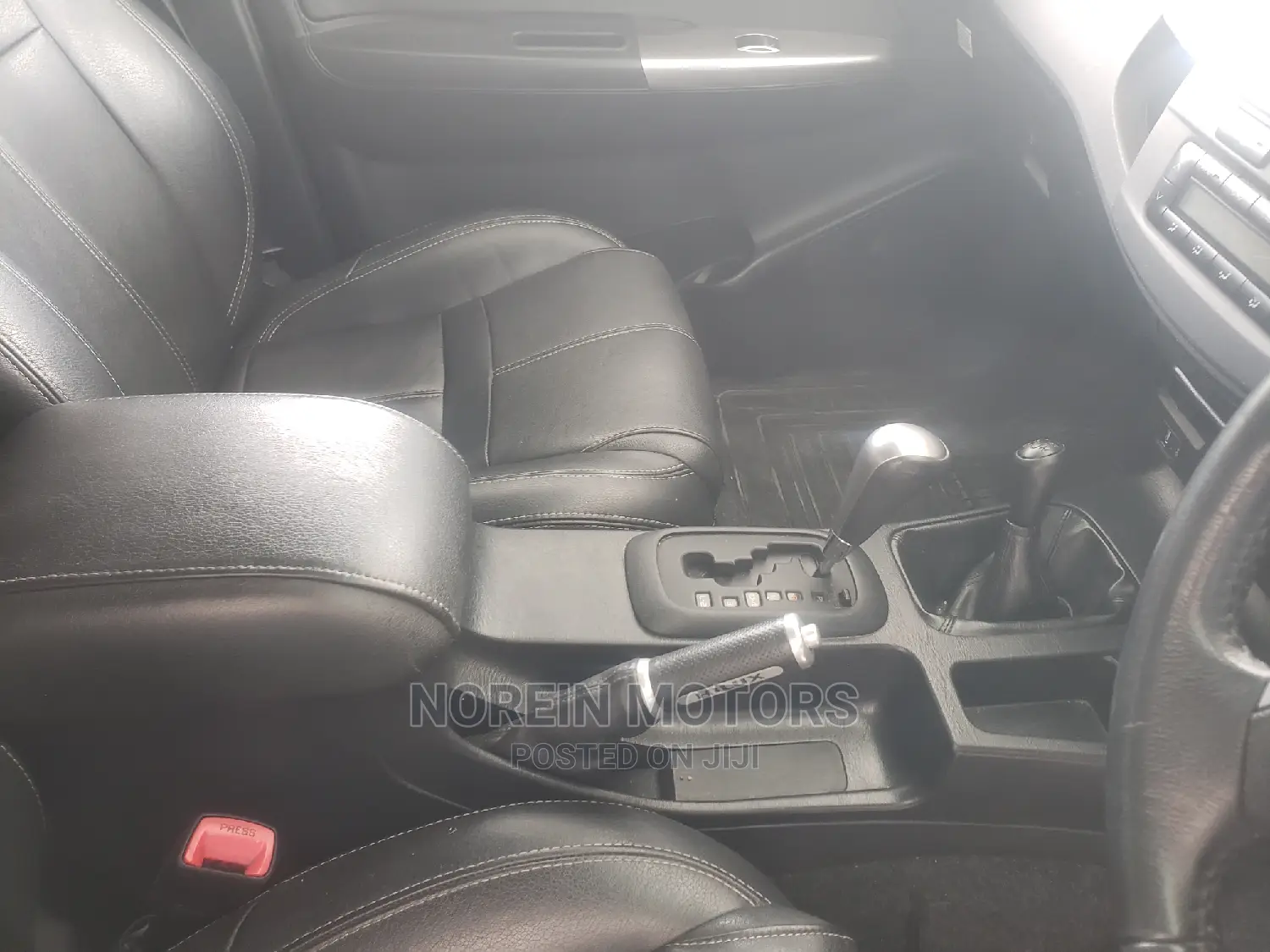 Toyota Hilux 2014 White