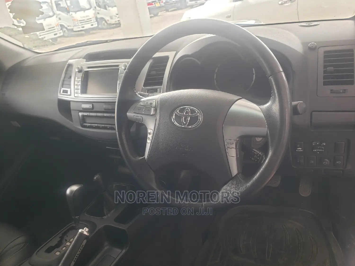 Toyota Hilux 2014 White