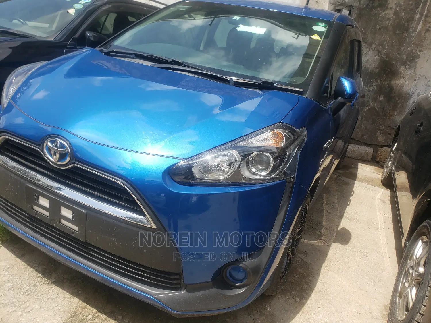 Toyota Sienta 2015 Blue