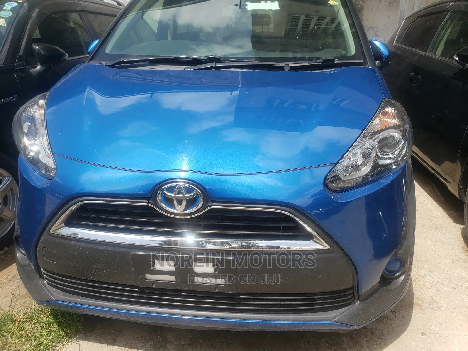 Toyota Sienta 2015 Blue