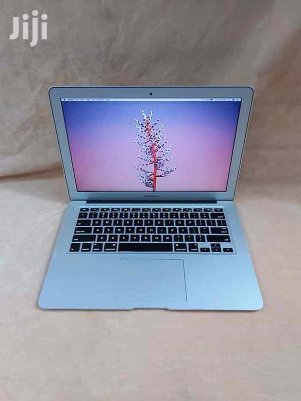 Apple MacBook Air 256GB SSD Core i5 8GB Ram - main view