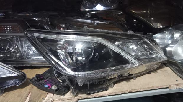 Toyota Crown 2012 Headlight