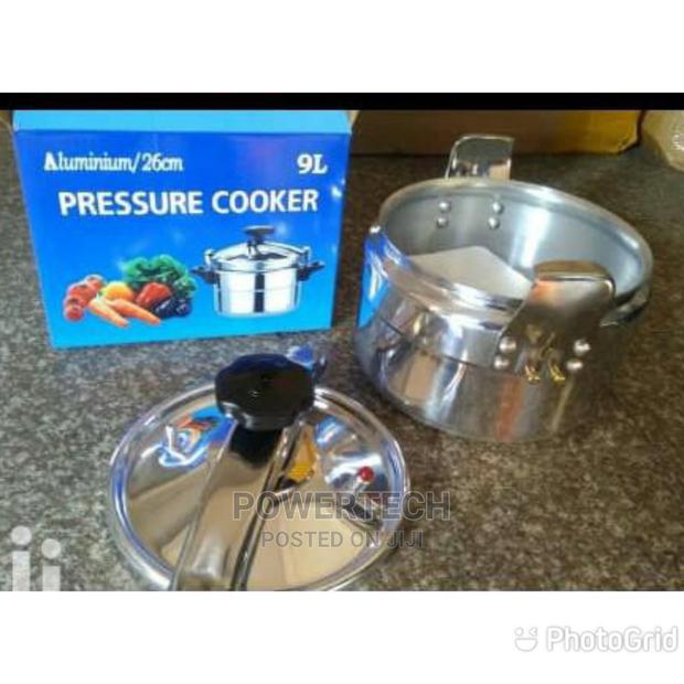 9 Litres Pressure Cooker