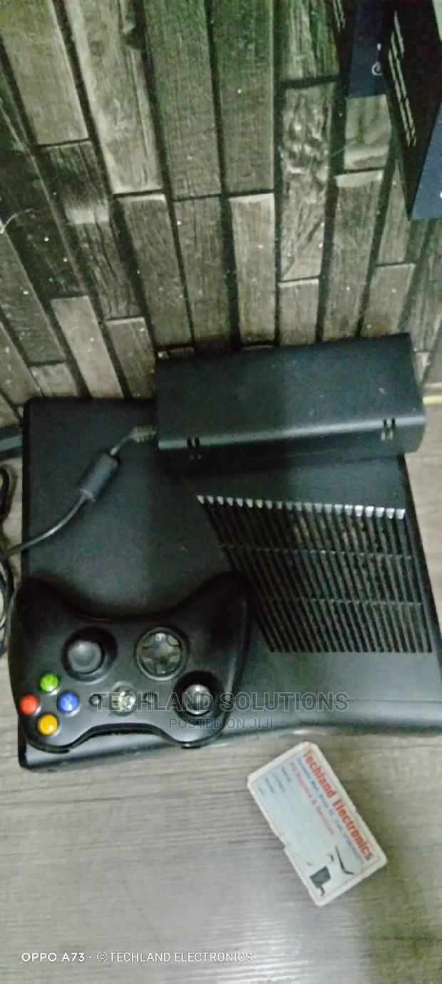 Xbox 360. With 10 Games - main view