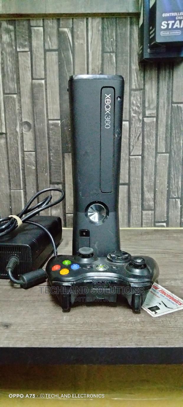 Xbox 360. With 10 Games - thumbnail 2