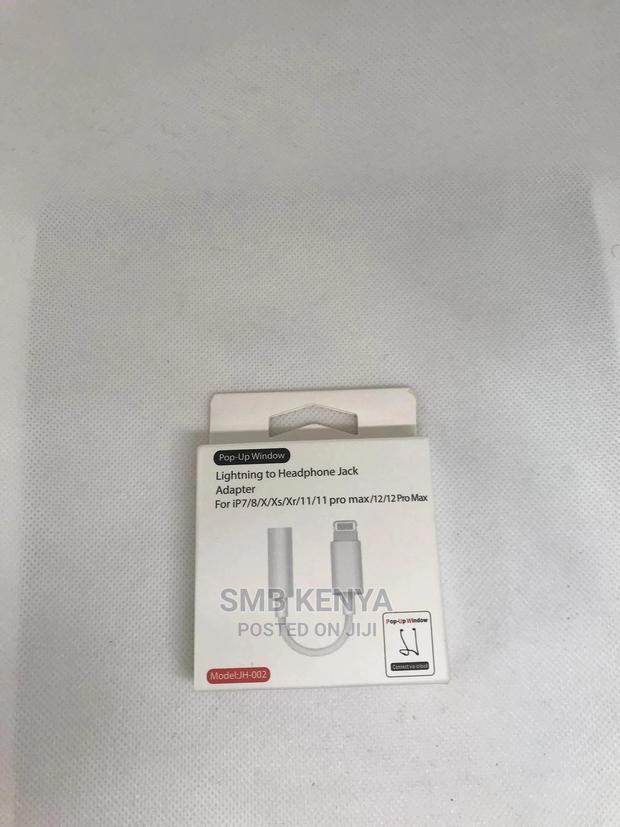 Original Lightning To Headphone Jack Adapter - thumbnail 3