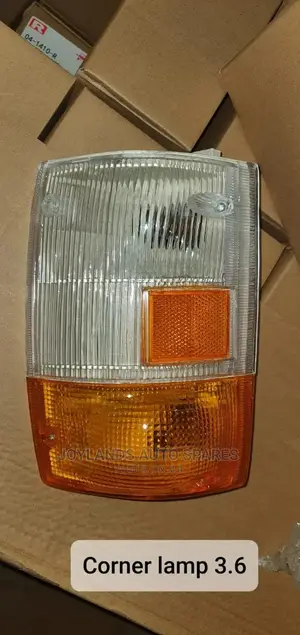 Corner Lamp 3.6/4.3