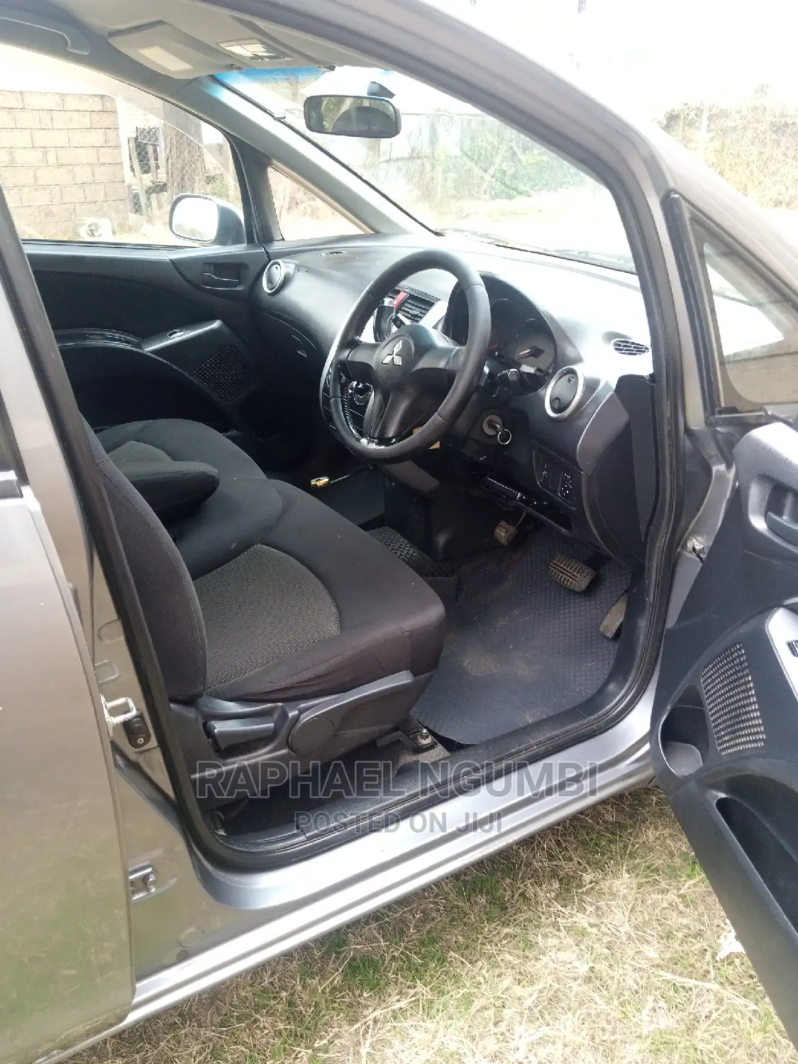 Mitsubishi Colt 2010 Silver