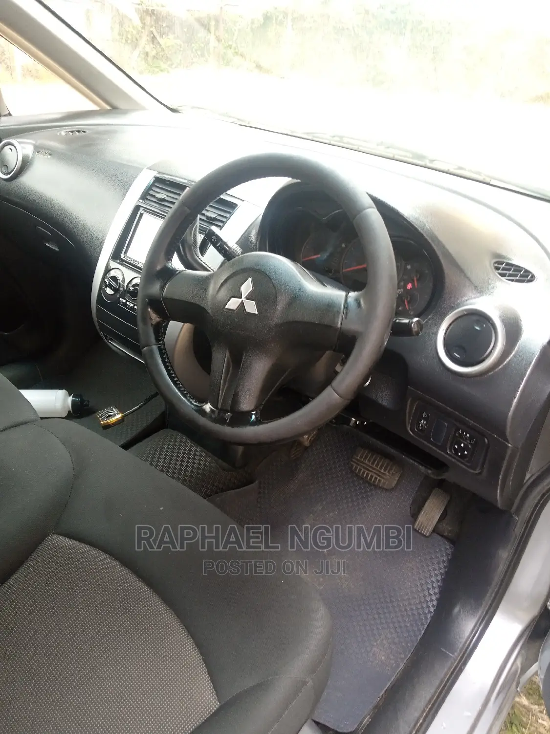 Mitsubishi Colt 2010 Silver
