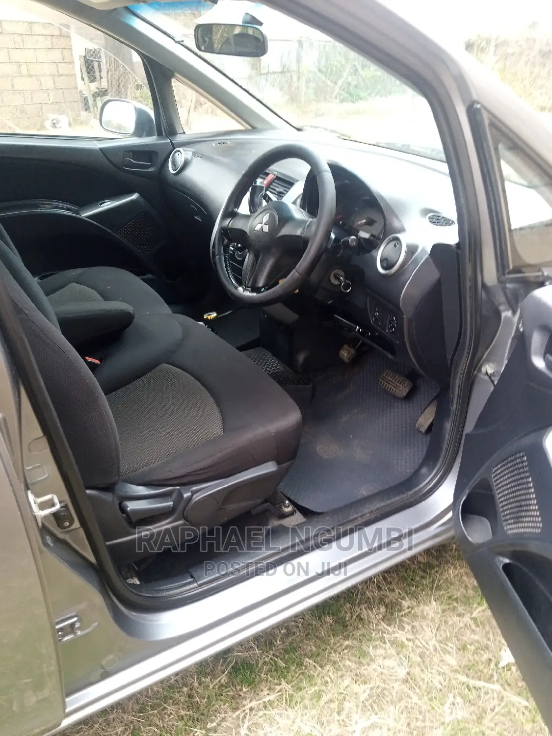 Mitsubishi Colt 2010 Silver