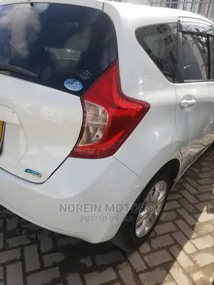 Nissan Note 2013 Orange