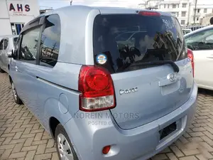 Toyota Porte 2015 Silver