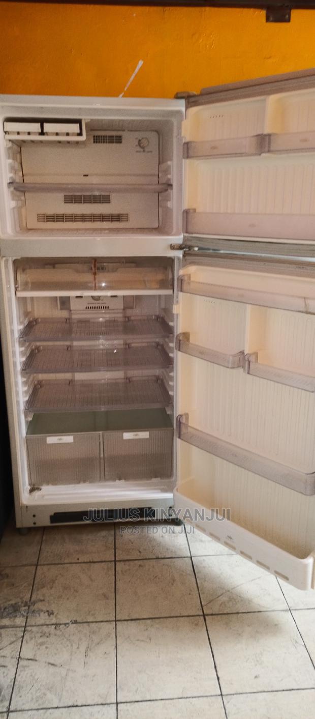 Double Door Fridge Sanyo - thumbnail 2
