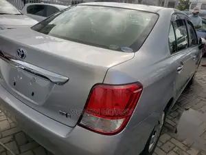 Toyota Axio 2015 Gold