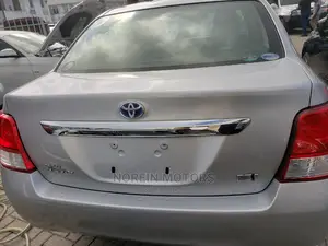 Toyota Axio 2015 Gold