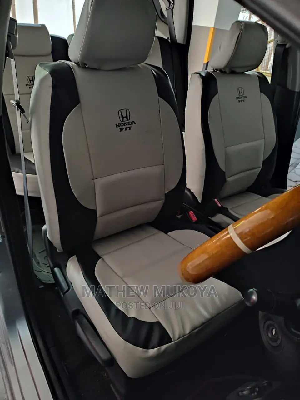 Well Fitting and Puffed Car Seat Covers