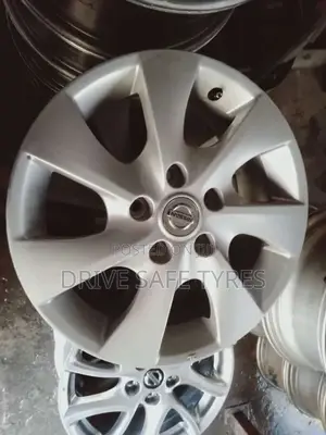 Nissan Funga Original Rims 18 Inch Set