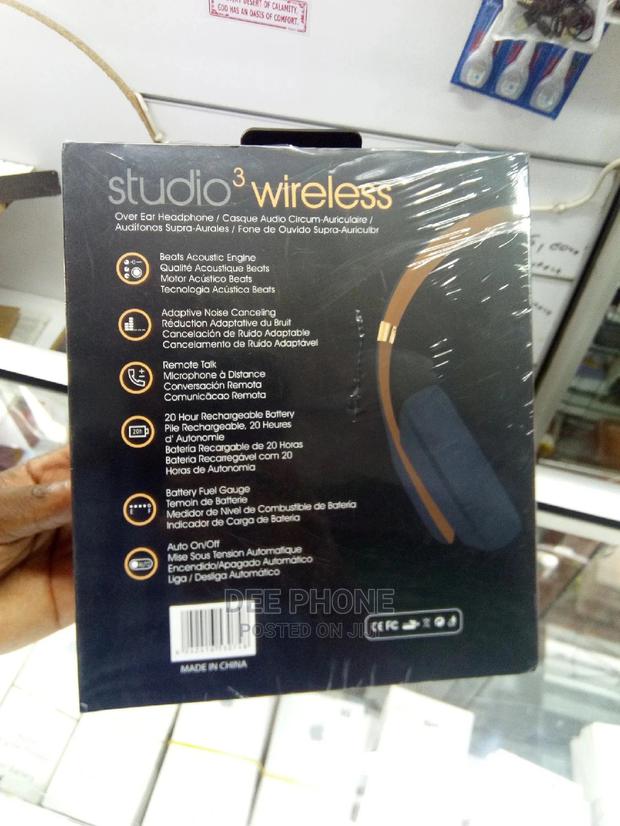 Beats Studio 3 Wireless Headphones - thumbnail 3