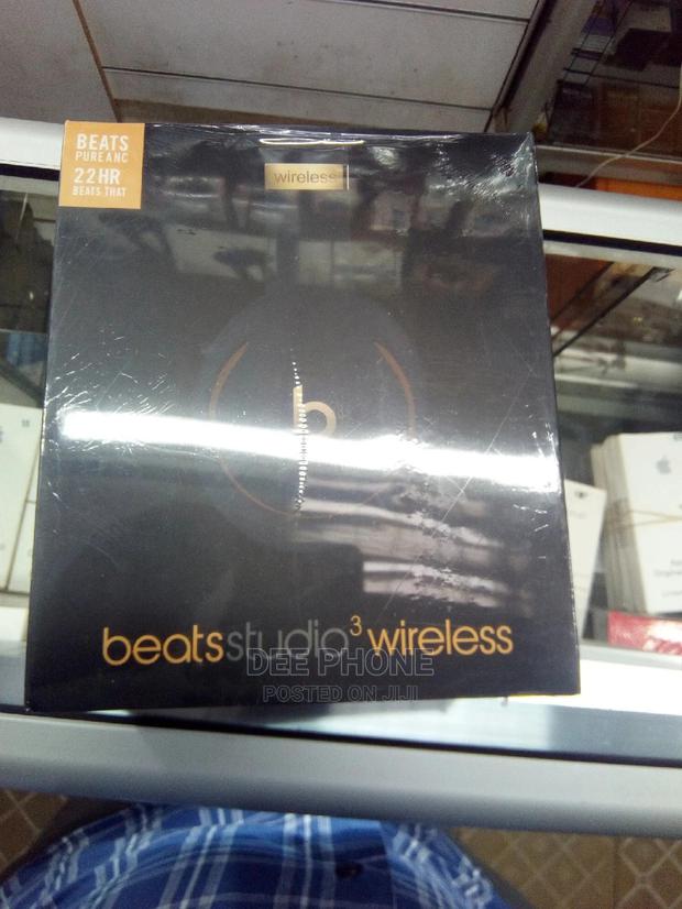 Beats Studio 3 Wireless Headphones - thumbnail 2