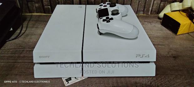 White Ps4 Standard , 500gb - main view
