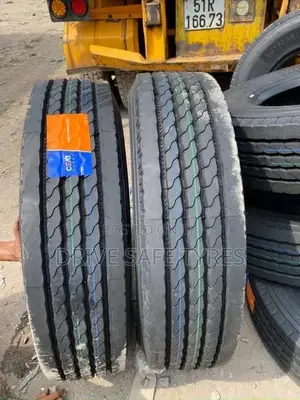 9.5 R17.5 Ceat Tyre Made in India