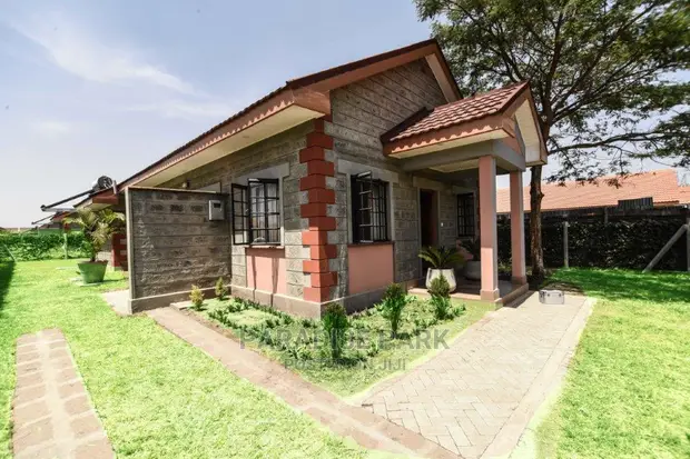 3bdrm Bungalow in Paradise Park Estate, Kinanie for sale