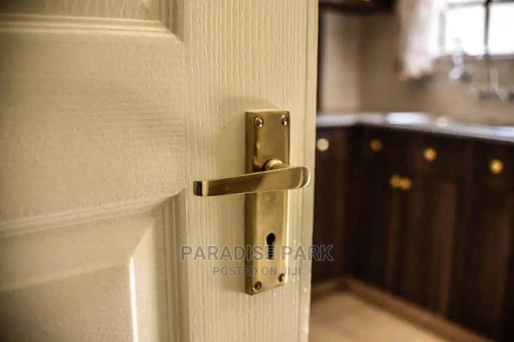 3bdrm Bungalow in Paradise Park Estate, Kinanie for sale