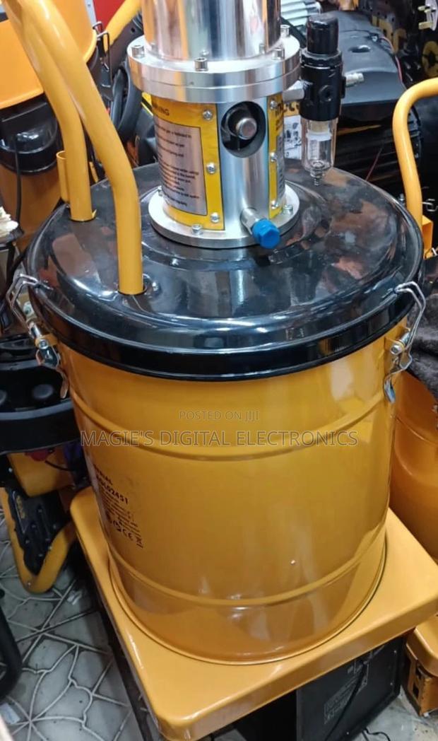 Ingco Air Grease Lubricator 30l.