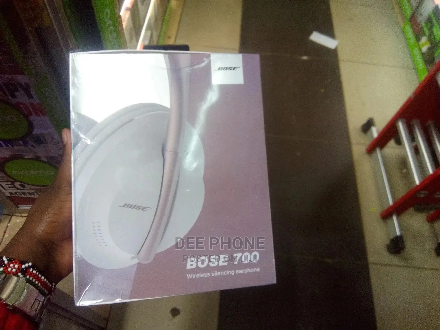 Bose 700 Wireless Headphones